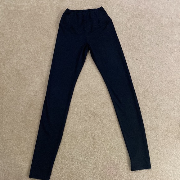 ⭐️Aritzia⭐️vegan suede Daria leggings❤️ - Picture 10 of 14